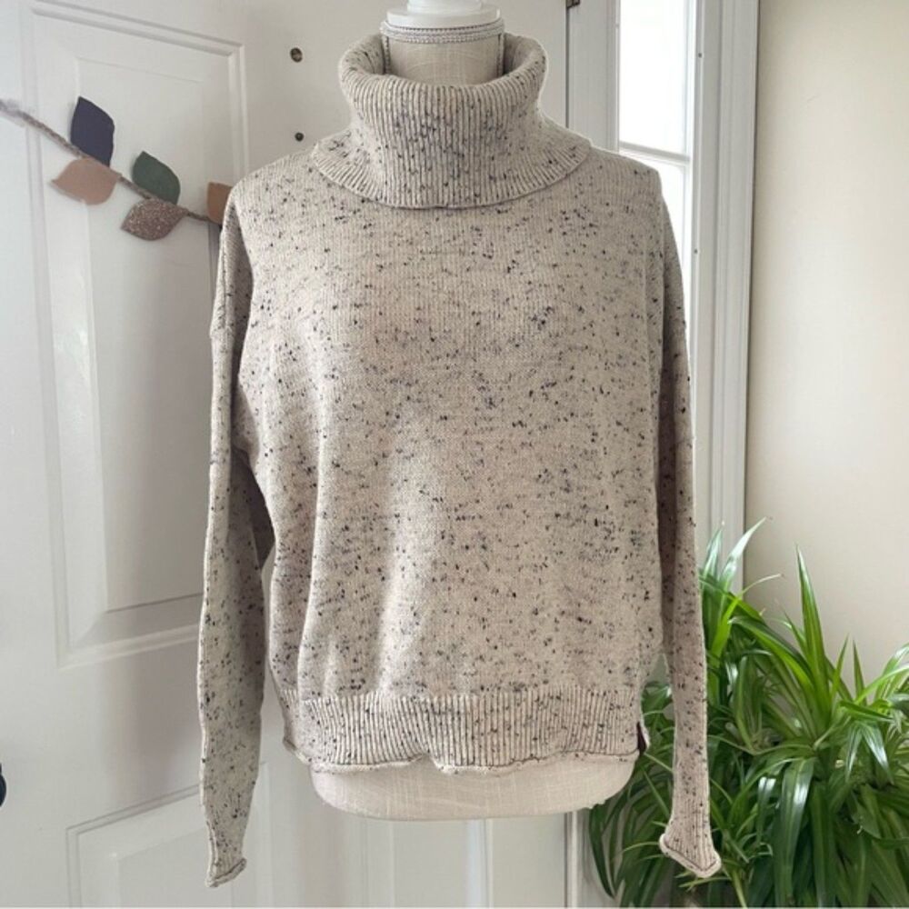 Vintage Levitate Fisherman Turtle Cowl Neck Women's Sweater Wool Blend (Size S)